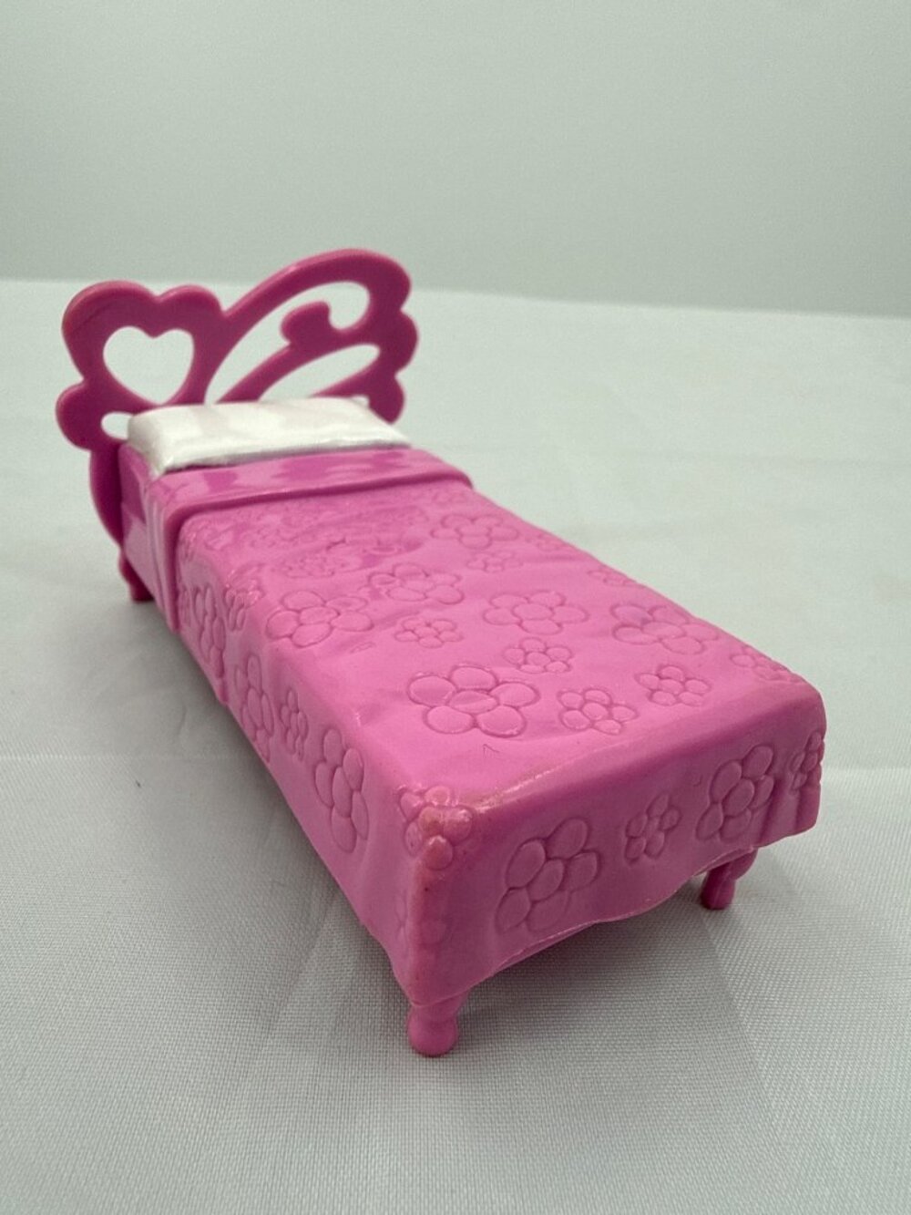 Pink Dollhouse Miniature Plastic Toy Bed Butterfly Heart Floral Core
